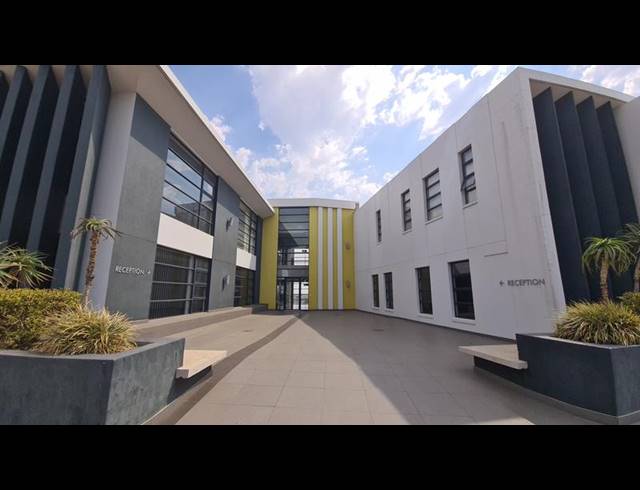 BUSINESS PROPERTY TO RENT IN HALFWAY HOUSE